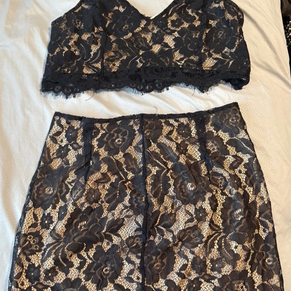 SHEIN Black Lace and Cream Fabric Detail